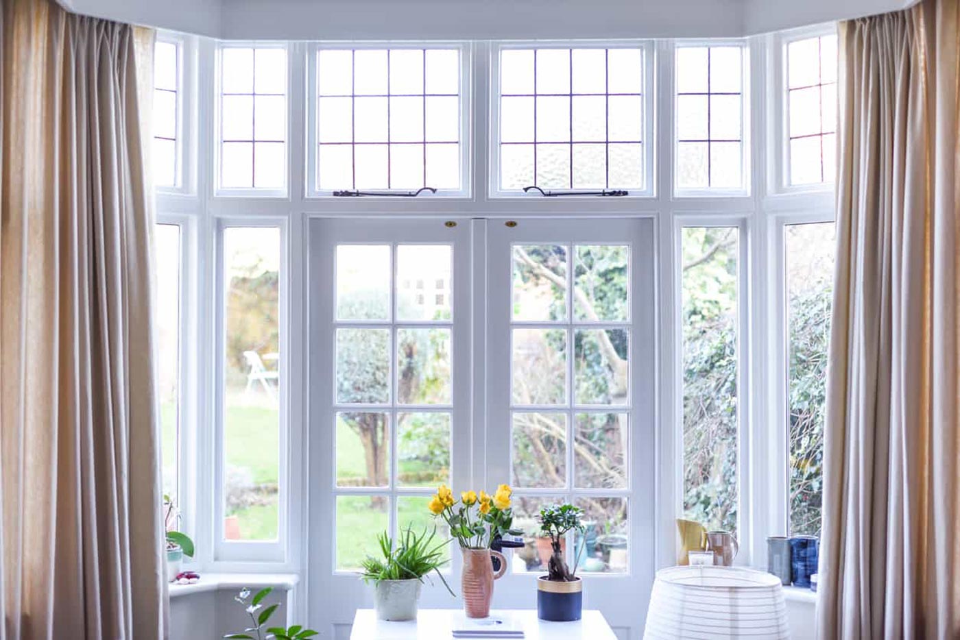 Using a Flexible Curtain Track for Your Bay Window