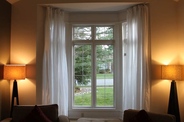 Using A Flexible Curtain Track For Your Bay Window Curtain